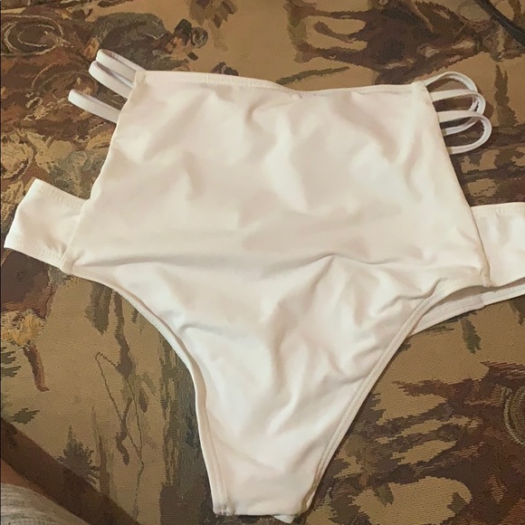 Swimming 👙 - Picture 3 of 8